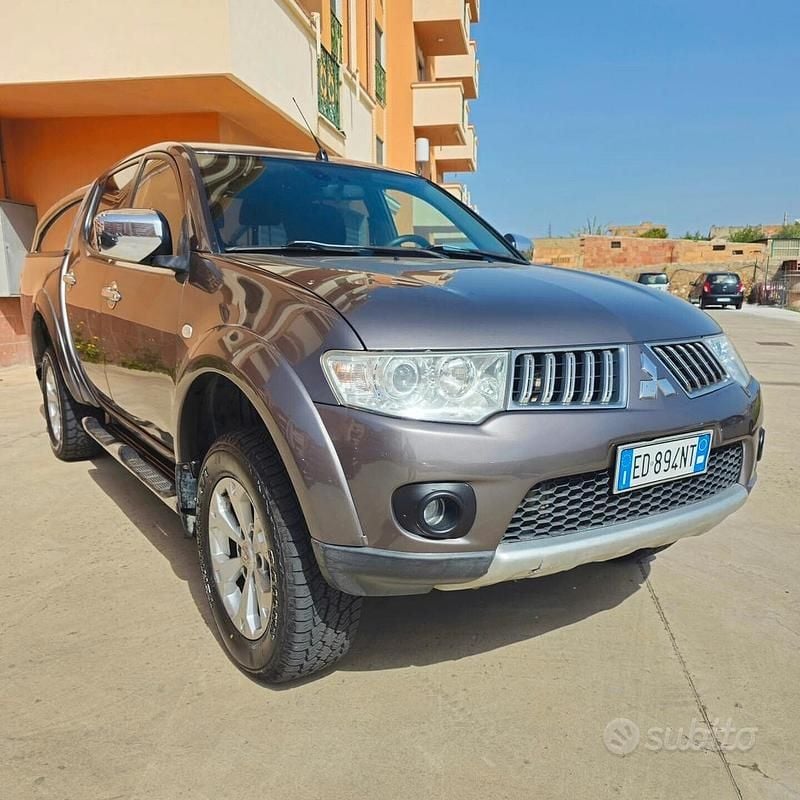 Usata Mitsubishi L200 Intense+ 178 CV (130 kW) 2010 Grigio Pick-up
