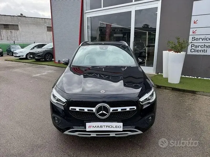Usata Mercedes GLA200 150 CV (110 kW) 2022 Nero SUV
