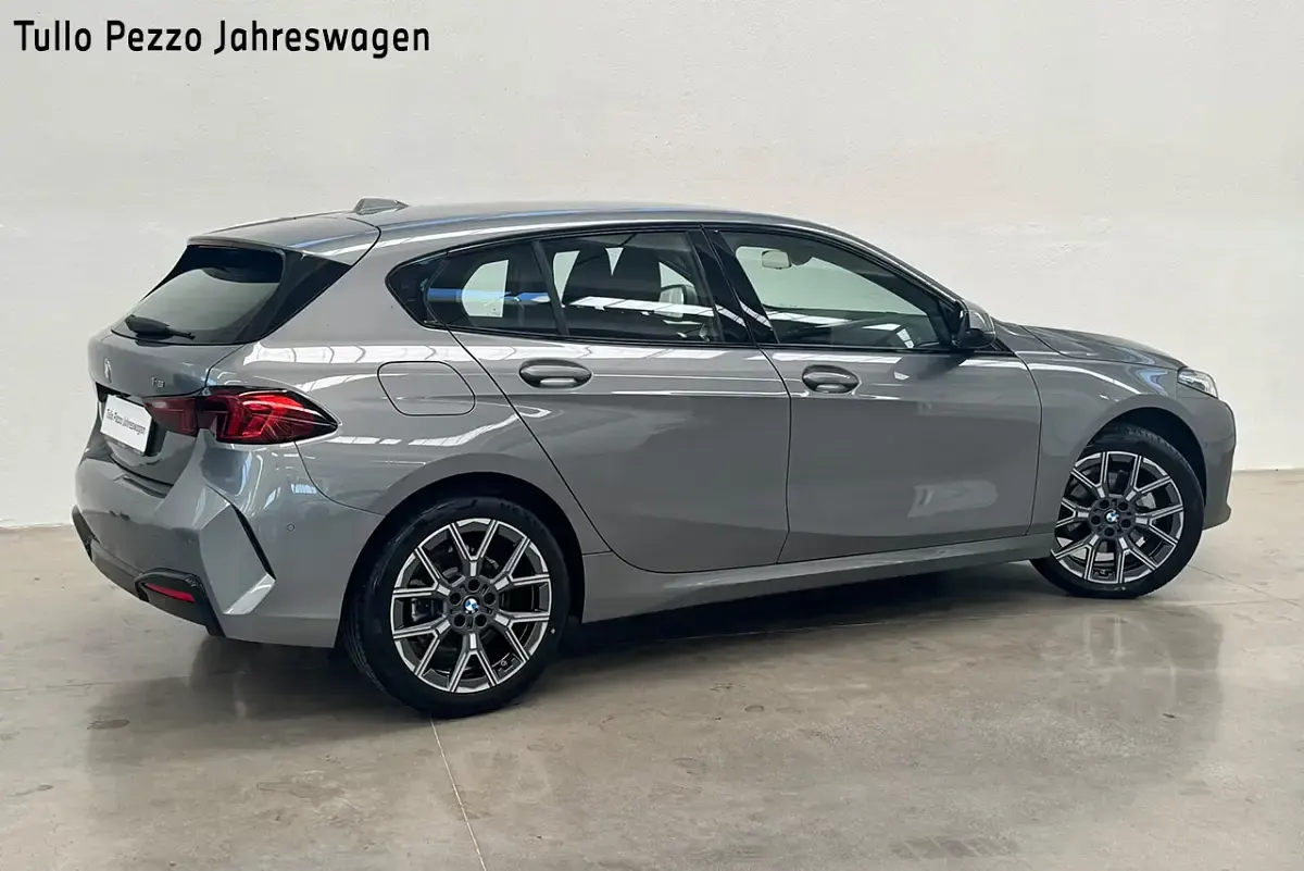 Usata BMW 116 M Sport 122 CV (89 kW) 2025 Skyscraper grey metallizzato Utilitaria