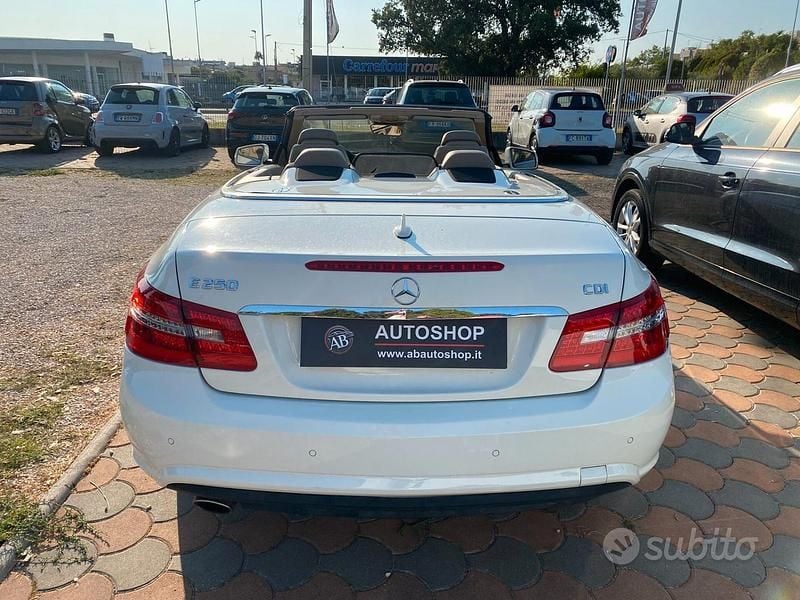 Usata Mercedes E250 207 CV (152 kW) 2012 Bianco Cabrio