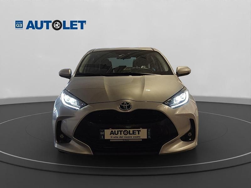 Usata Toyota Yaris Hybrid Trend 92 CV (67 kW) 2023 Argento Berlina
