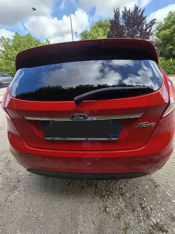 Usata Ford Fiesta Titanium 95 CV (69 kW) 2016 Rosso Utilitaria