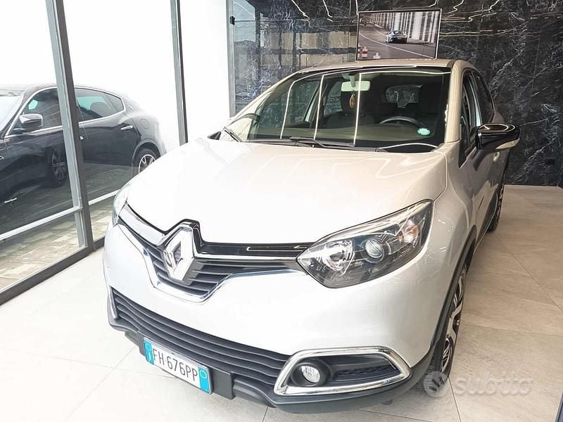 Usata Renault Captur Intens 110 CV (80 kW) 2017 Grigio SUV