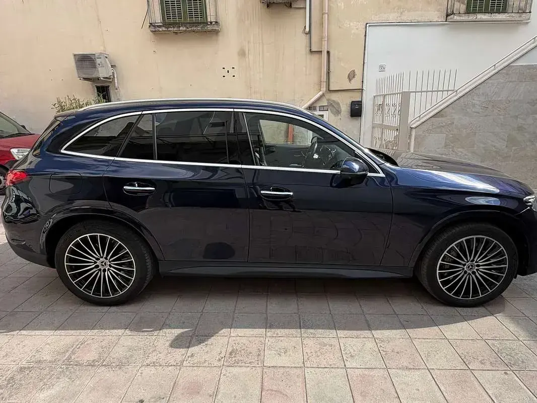 Usata Mercedes GLC220 AMG Line Premium Plus 197 CV (144 kW) 2022 Blu/azzurro SUV