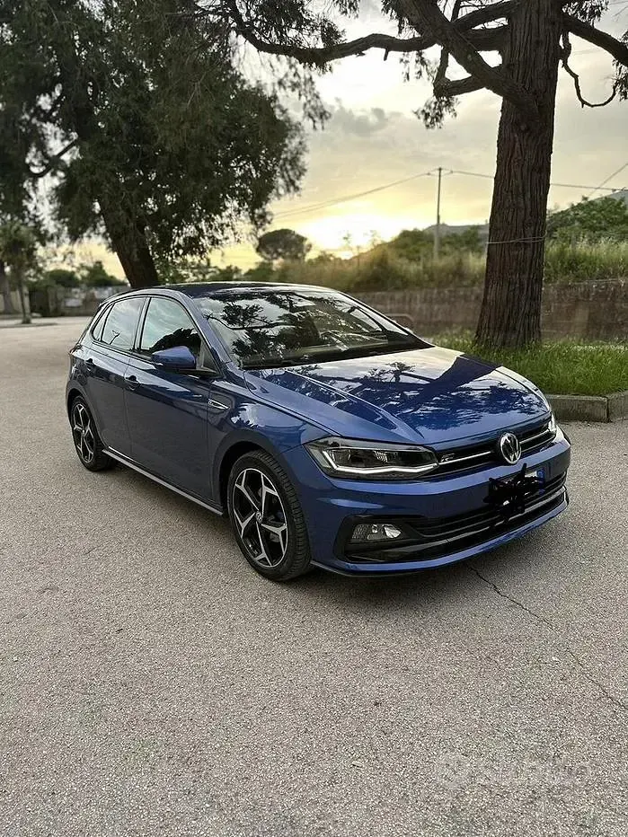 Usata VW Polo R-line 110 CV (80 kW) 2018 Bluazzurro Utilitaria