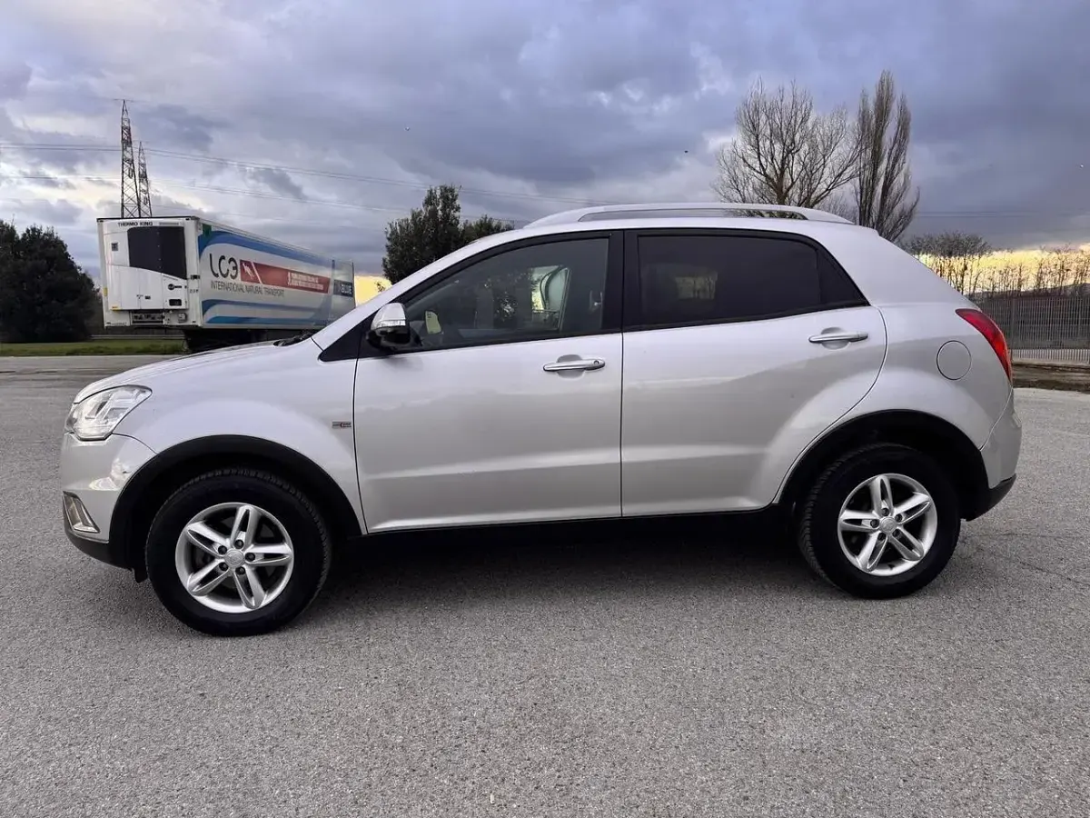 Usata SsangYong Korando 175 CV (128 kW) 2012 Argento SUV