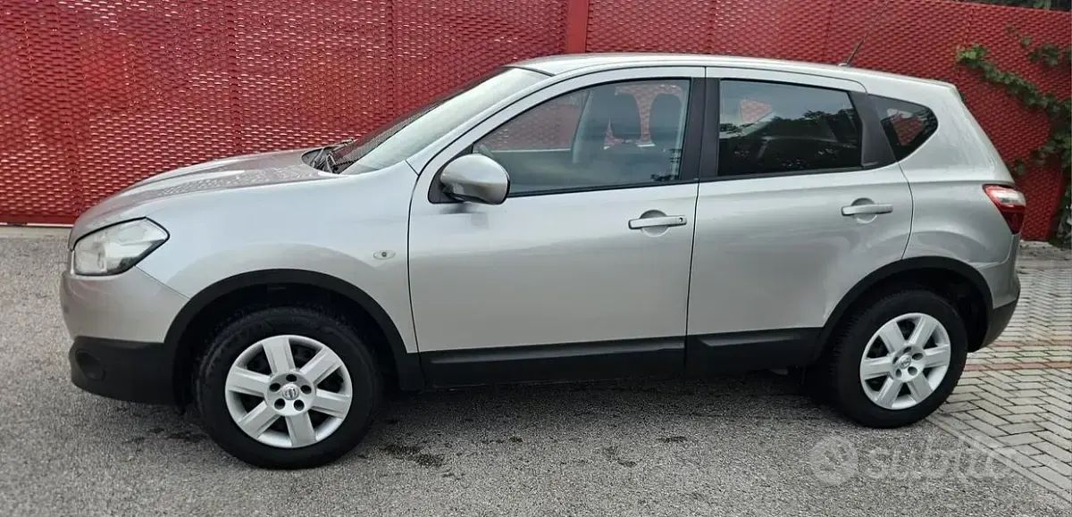 Usata Nissan Qashqai Tekna 110 CV (80 kW) 2013 Grigio SUV