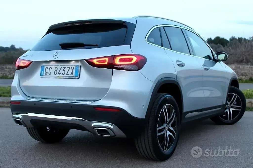 Usata Mercedes GLA200 150 CV (110 kW) 2021 Grigio SUV