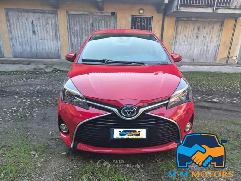 Usata Toyota Yaris Hybrid Active 73 CV (53 kW) 2016 Rosso Berlina