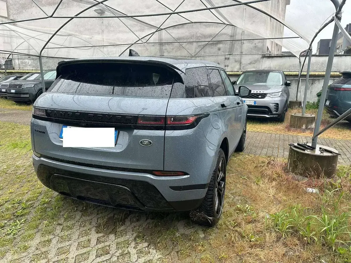 Usata Land Rover Range Rover evoque SE Dynamic 163 CV (119 kW) 2022 Grigio metallizzato SUV