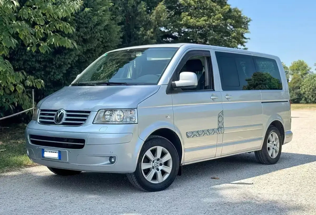 Usata VW Multivan 174 CV (127 kW) 2007 Grigio Monovolume