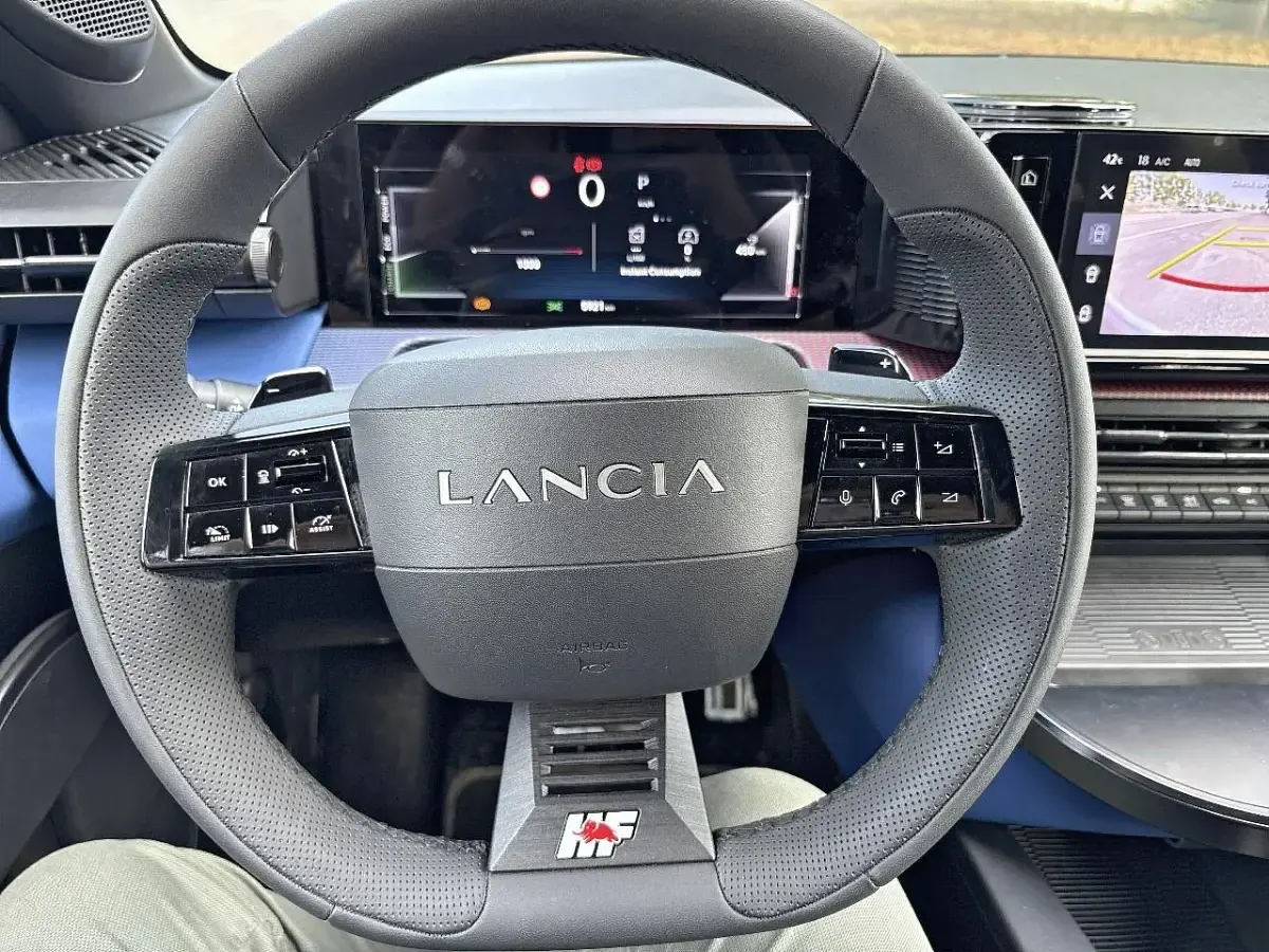 Usata Lancia Ypsilon 110 CV (80 kW) 2025 Nero Utilitaria