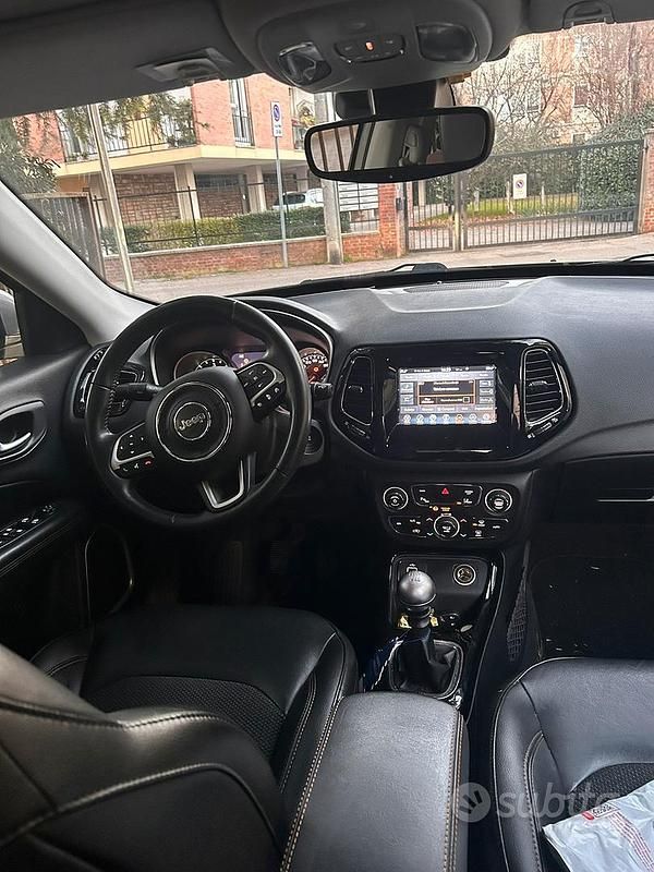 Usata Jeep Compass Limited 120 CV (88 kW) 2018 Grigio SUV