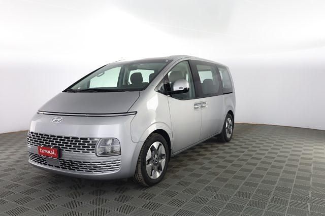Usata Hyundai Staria 177 CV (130 kW) 2023 Shimmering silver Monovolume