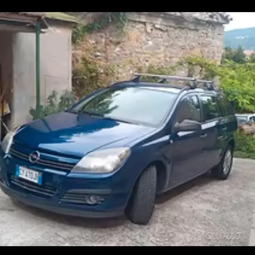 Usata Opel Astra 101 CV (74 kW) 2005 Blu Station wagon