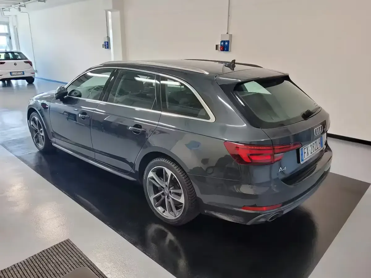 Usata Audi A4 S-Line 170 CV (125 kW) 2018 Grigio Station wagon