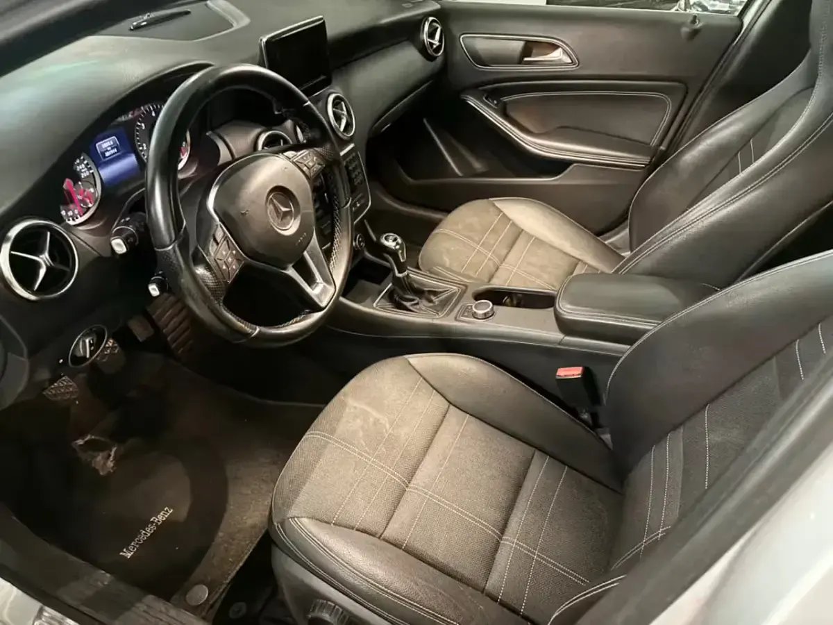 Usata Mercedes A200 136 CV (100 kW) 2014 Argento Utilitaria