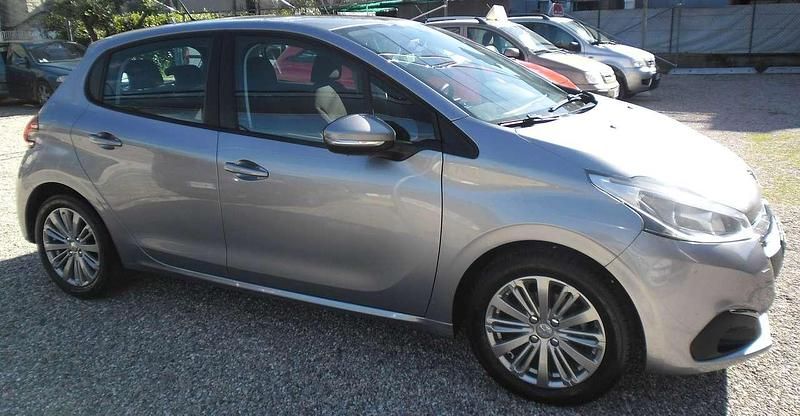 Usata Peugeot 208 Allure 83 CV (61 kW) 2019 Grigio Utilitaria
