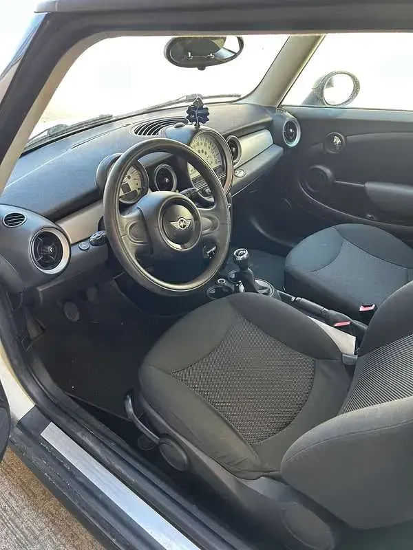 Usata Mini ONE 75 CV (55 kW) 2011 Utilitaria