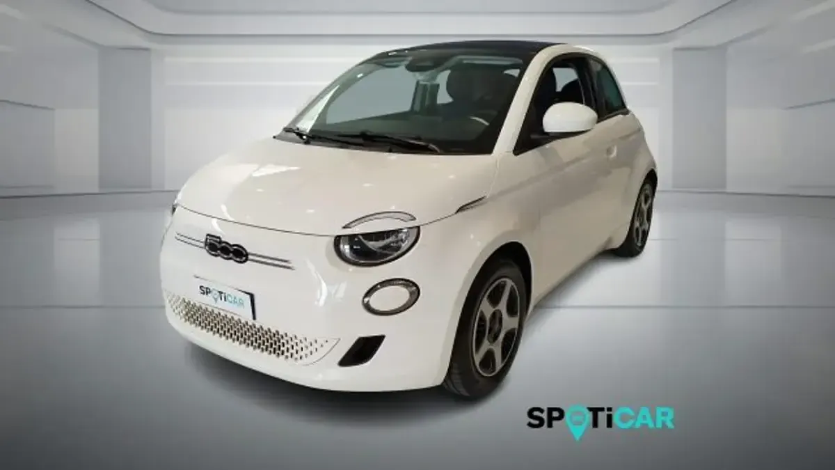Usata Fiat 500e Passion 42 kW (58 CV) 2021 Cabrio