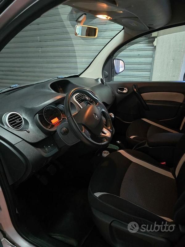 Usata Renault Kangoo 90 CV (66 kW) 2016 Grigio Monovolume