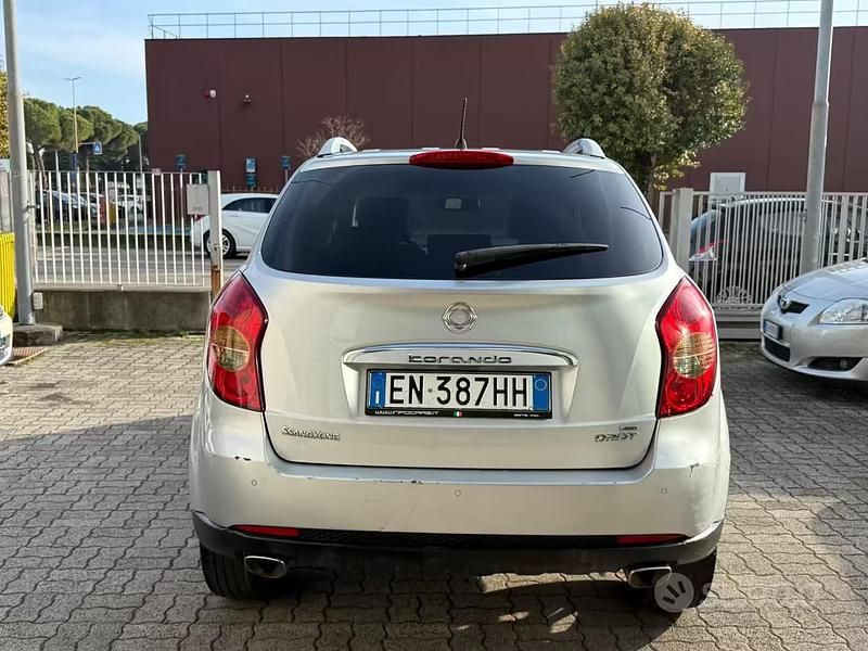 Usata Ssangyong (KGM) Korando 175 CV (128 kW) 2012 Grigio SUV
