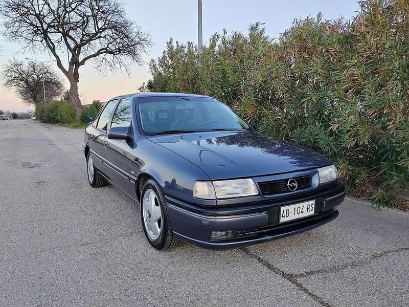 Blu Usata 1994 Opel Vectra Tre volumi | 4000 € - Immagine 1/4
