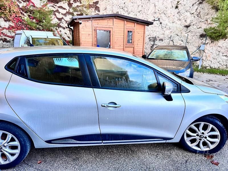 Usata Renault Clio IV Business 90 CV (66 kW) 2019 Grigio Berlina