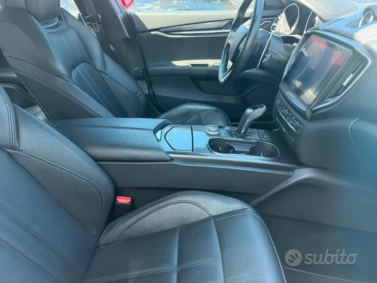 Usata Maserati Ghibli 350 CV (257 kW) 2021 Grigio Berlina