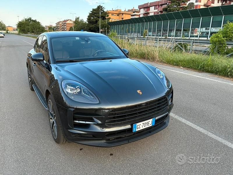 Grigio Usata 2020 Porsche Macan SUV | 48.000 € (Buon prezzo) - Immagine 1/4