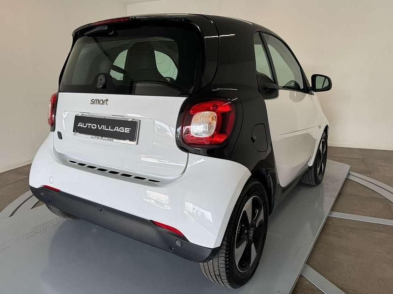 Usata Smart ForTwo Coupé Passion 41 kW (56 CV) 2021 Bianco Utilitaria