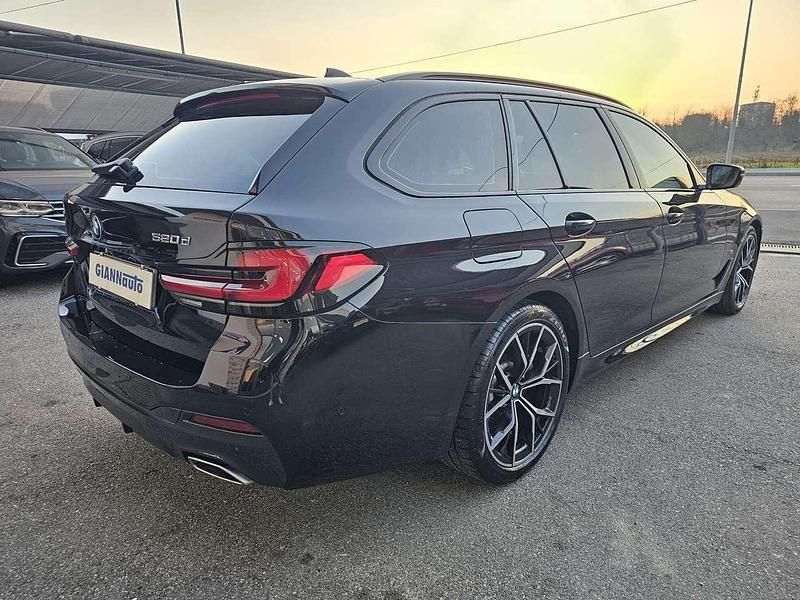 Usata BMW 520 M Sport 190 CV (139 kW) 2022 Blu/azzurro Station wagon
