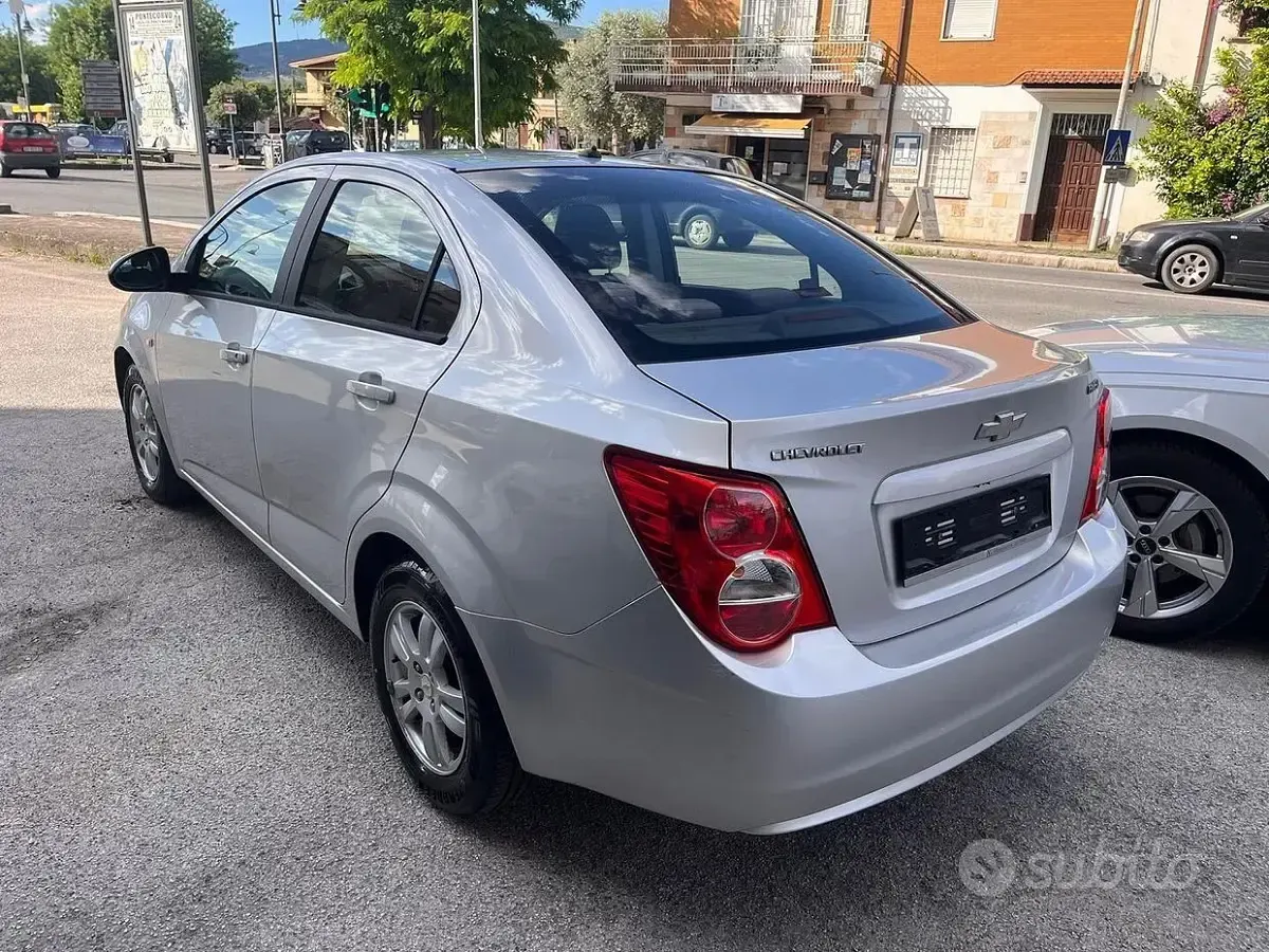 Usata Chevrolet Aveo 86 CV (63 kW) 2011 Grigio Utilitaria