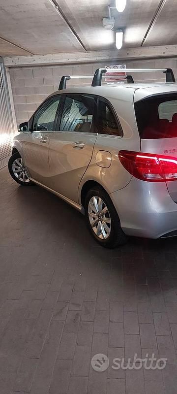 Usata Mercedes B180 Executive 109 CV (80 kW) 2017 Grigio Monovolume