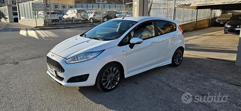 Usata Ford Fiesta ST-Line 95 CV (69 kW) 2017 Bianco Berlina