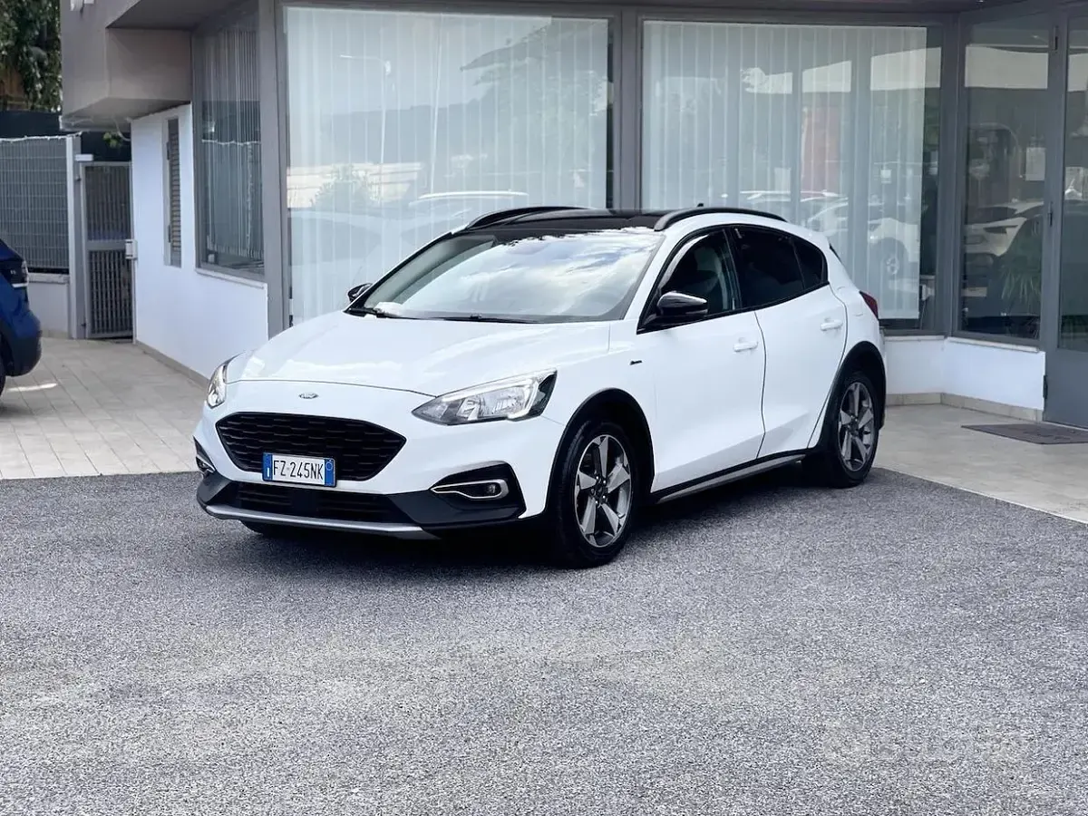 Usata Ford Focus 125 CV (91 kW) 2019 Bianco Berlina