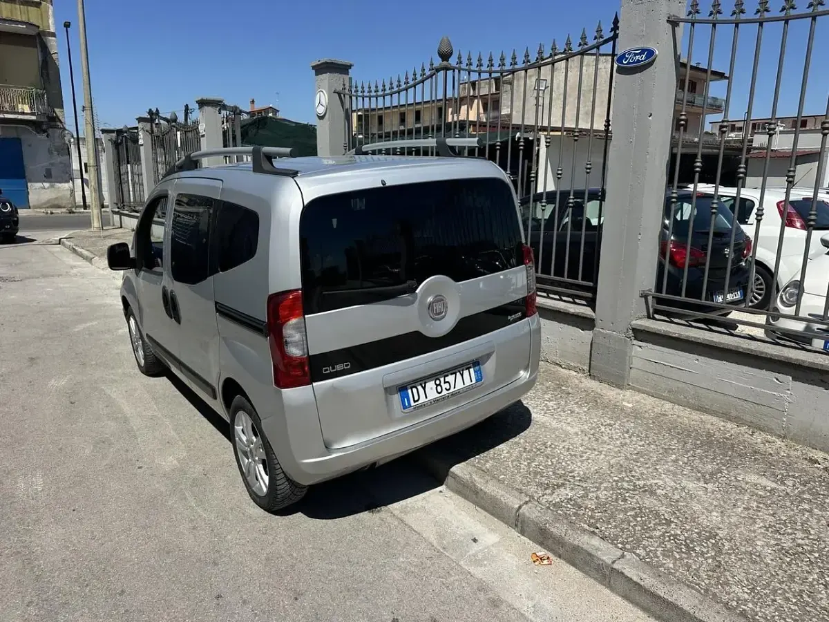 Usata Fiat Qubo Trekking 69 CV (50 kW) 2010 Grigio Monovolume