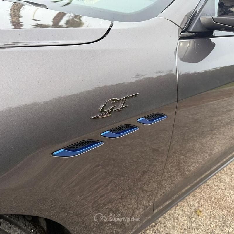 Usata Maserati Ghibli GT 330 CV (242 kW) 2021 Grigio Berlina