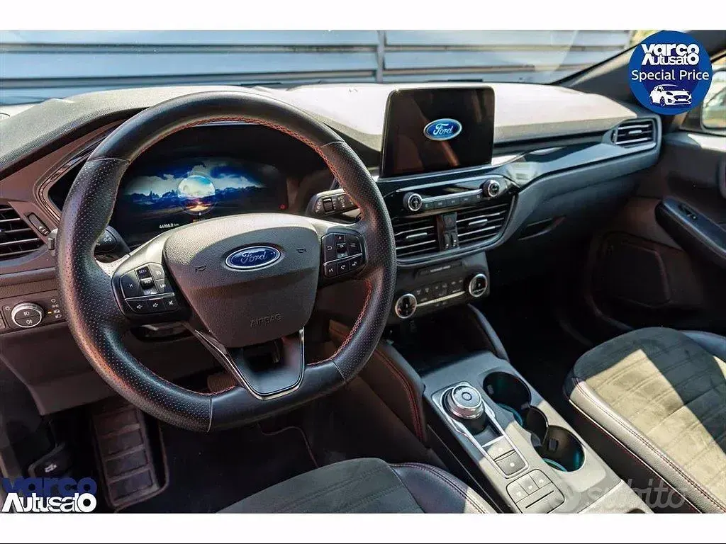 Usata Ford Kuga ST-Line X 225 CV (165 kW) 2023 Grigio SUV