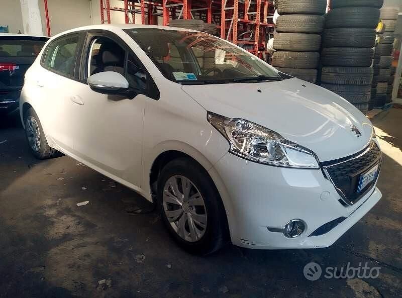 Usata Peugeot 208 68 CV (50 kW) 2013 Bianco Utilitaria