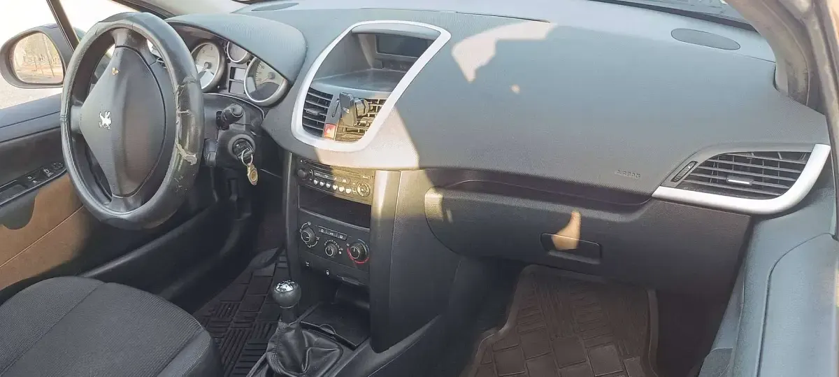 Usata Peugeot 207 68 CV (50 kW) 2011 Nero Berlina