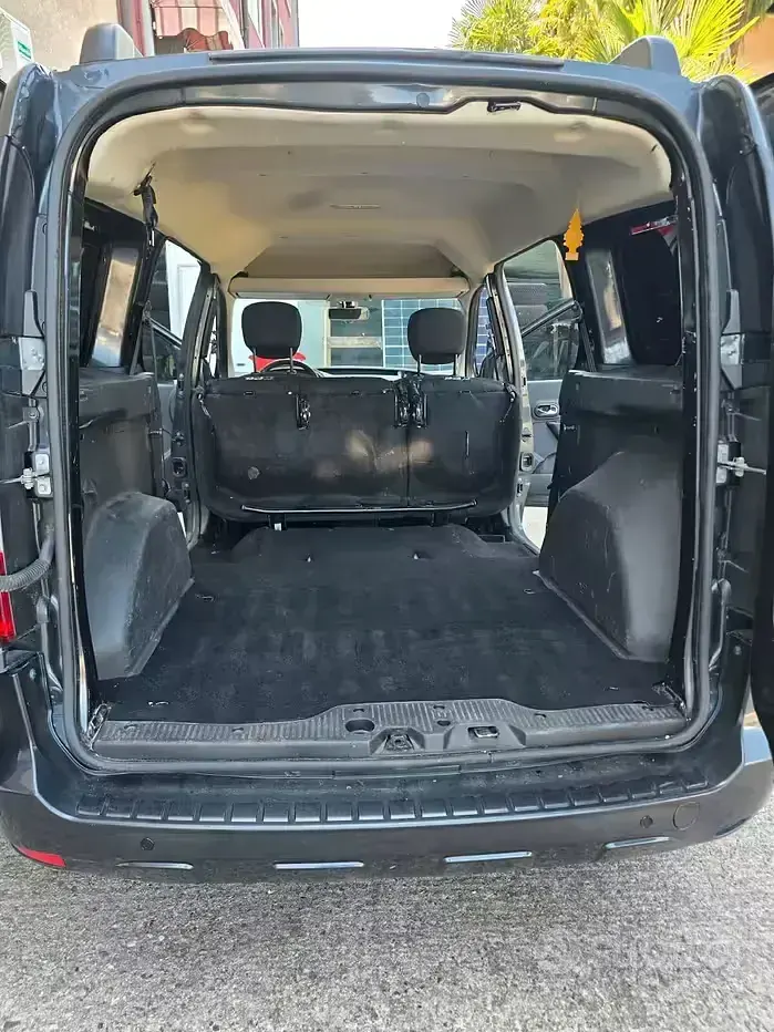 Usata Dacia Dokker Comfort 90 CV (66 kW) 2018 Grigio Monovolume