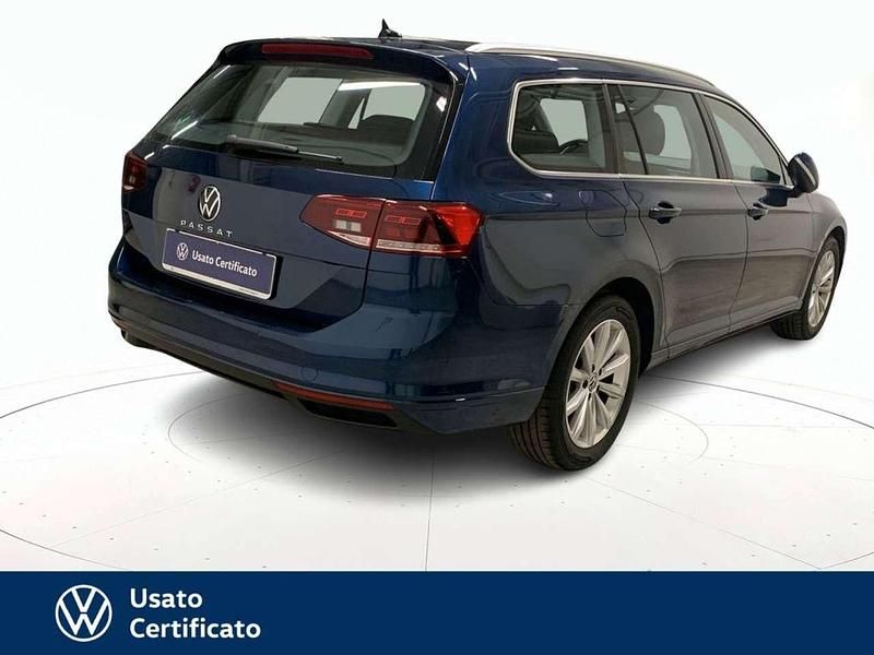 Usata VW Passat Business 150 CV (110 kW) 2023 Blu pastello Station wagon