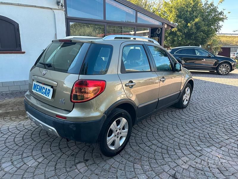 Usata Fiat Sedici Dynamic 120 CV (88 kW) 2008 Marrone SUV