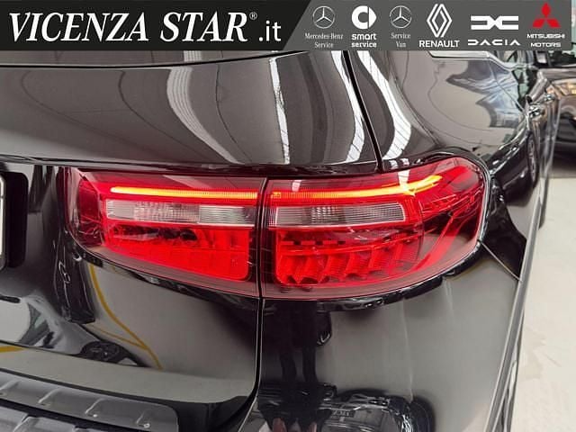 Usata Mercedes GLB180 116 CV (85 kW) 2023 Nero SUV