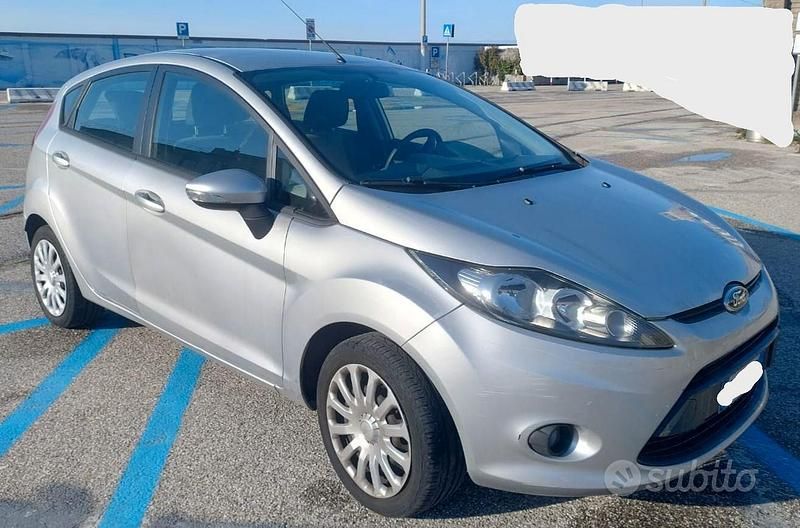 Usata Ford Fiesta 82 CV (60 kW) 2012 Utilitaria