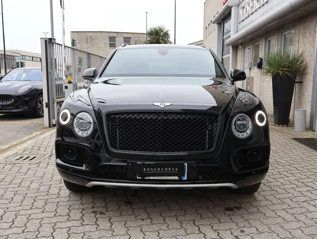 Usata Bentley Bentayga 549 CV (403 kW) 2020 Nero SUV