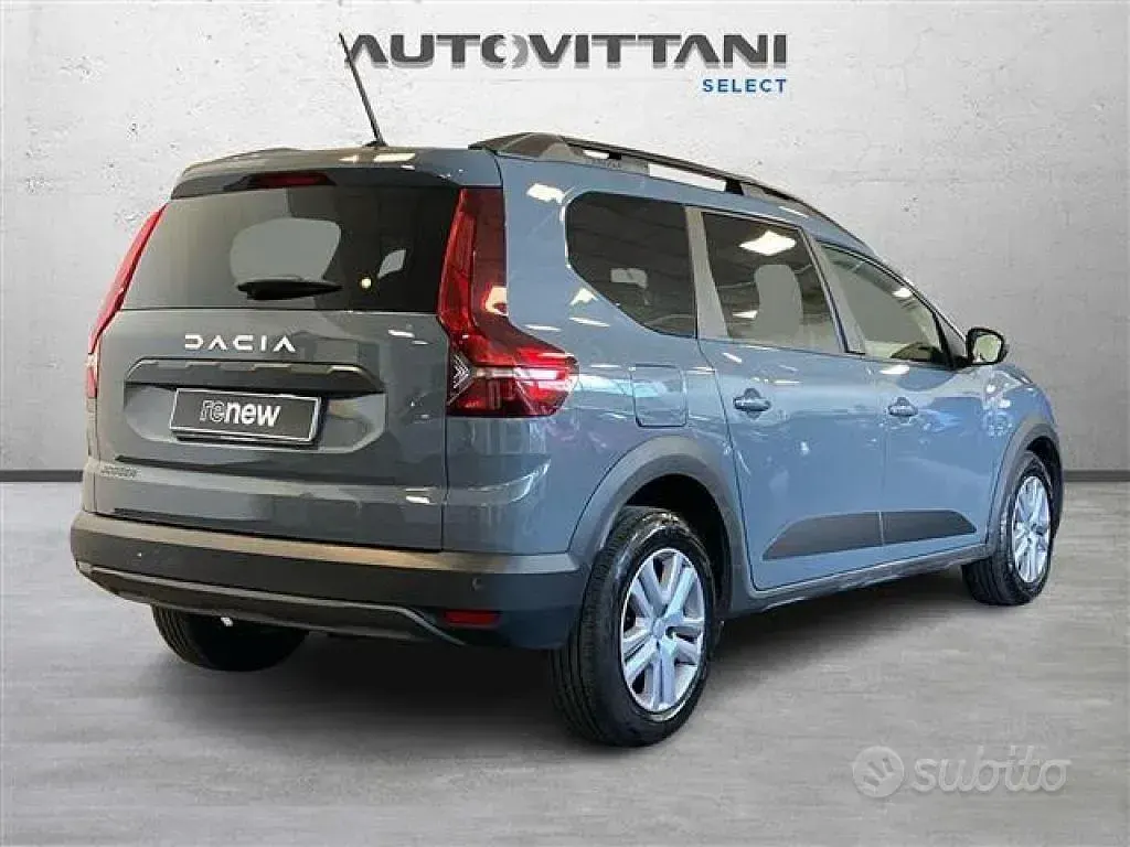 Usata Dacia Jogger Expression 110 CV (80 kW) 2023 Gray Monovolume