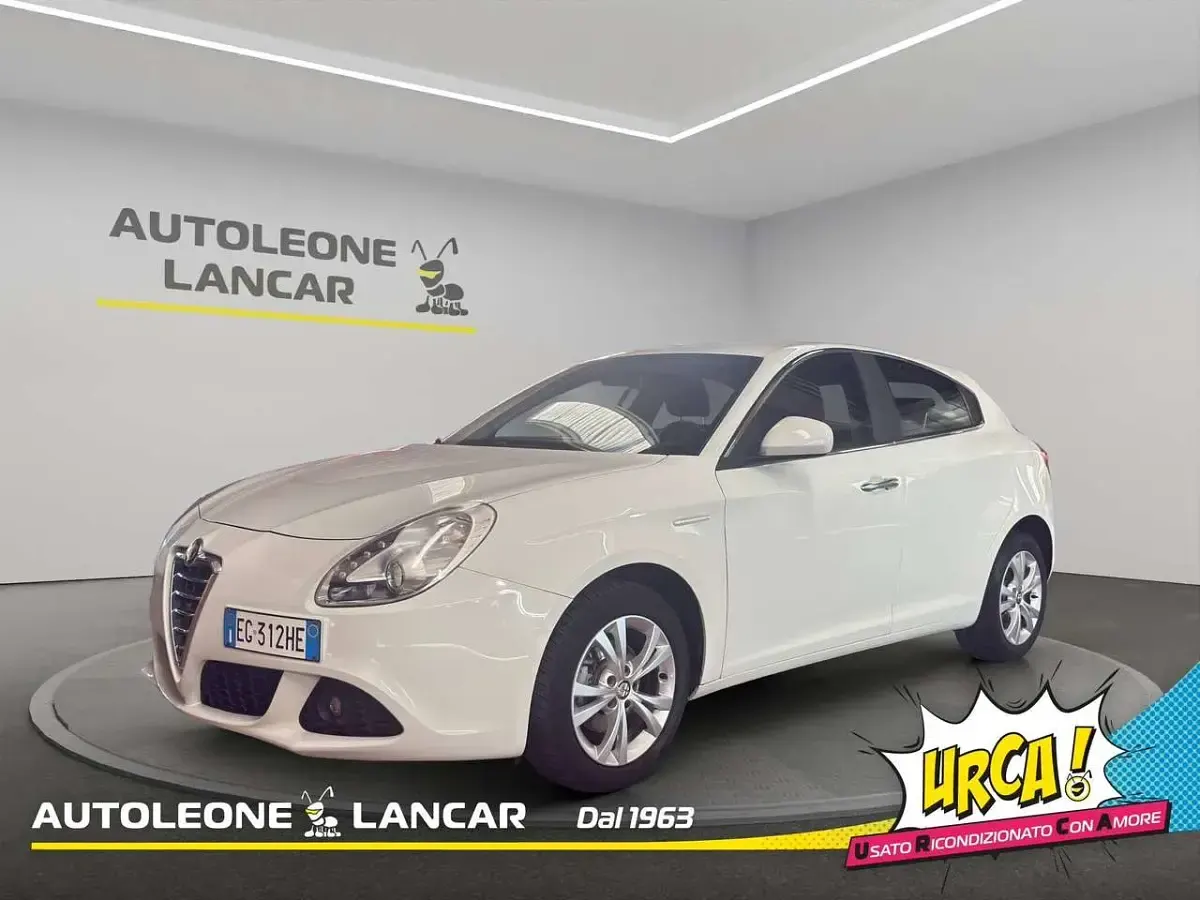 Usata Alfa Romeo Giulietta Distinctive 105 CV (77 kW) 2011 Bianco Utilitaria