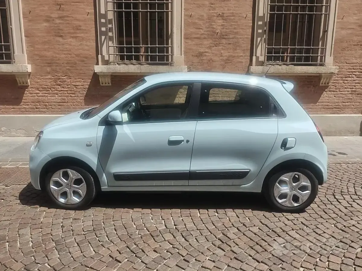 Usata Renault Twingo 30 kW (42 CV) 2021 Utilitaria